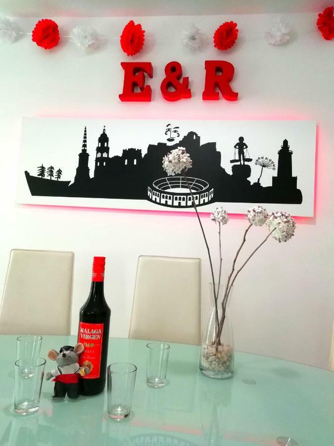 Apartamento E&R Malaga Centro- Parking Gratis Екстериор снимка
